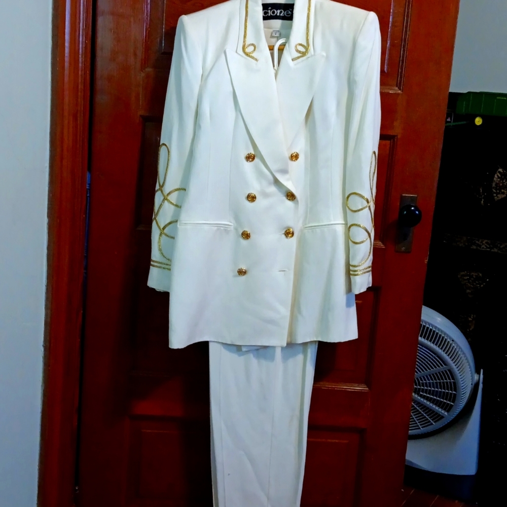 Pants suite women's white/cream size 8